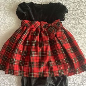 18 Holiday Editions Velvet Plaid Dress w Bloomer